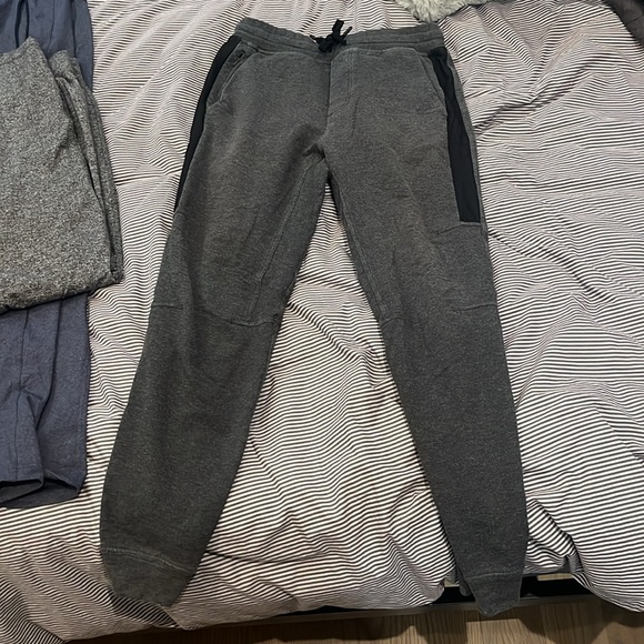 Lulu Lemon Jogger Sweatpants - Picture 2 of 2